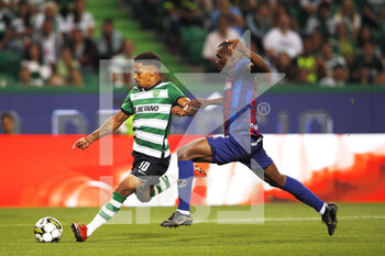 2022-08-27 - Marcus Edwards of Sporting CP and Bruno Langa of GD Chaves during the Portuguese championship, Liga Bwin football match between Sporting CP and GD Chaves on August 27, 2022 at Jose Alvalade stadium in Lisbon, Portugal - FOOTBALL - PORTUGUESE CHAMP - SPORTING CP V CHAVES - PORTUGUESE PRIMEIRA LIGA - SOCCER