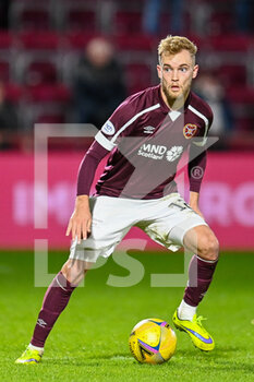 2022-01-26 - Nathaniel Atkinson (12) of Heart of Midlothian FC during the Scottish championship, Cinch SPFL Premiership football match between Heart of Midlothian and Celtic on January 26, 2022 at Tynecastle Park in Edinburgh, Scotland - HEART OF MIDLOTHIAN VS CELTIC - SCOTTISH PREMIERSHIP - SOCCER