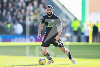2022-02-27 - Celtic's Cameron Carter-Vickers during the Scottish championship, Cinch Premiership football match between Hibernian and Celtic on February 27, 2022 at Easter Road Stadium in Edinburgh, Scotland - HIBERNIAN VSCELTIC - SCOTTISH PREMIERSHIP - SOCCER