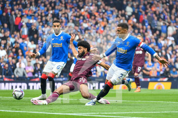 2022-05-21 - Hearts Ellis Simms and James Tavernier of Rangers during the Scottish Cup, Final football match between Rangers and Heart of Midlothian on May 21, 2022 at Hampden Park in Glasgow, Scotland - SCOTTISH CUP FINAL - RANGERS VS HEART OF MIDLOTHIAN - SCOTTISH PREMIERSHIP - SOCCER