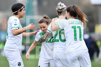 2022-01-16 - Sassuolo players celebrate after a goal - ACF FIORENTINA VS US SASSUOLO - ITALIAN SERIE A WOMEN - SOCCER