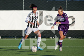 2022-01-22 - Barbara Bonansea (Juventus Women) vs Darya Kravets (Fiorentina) - JUVENTUS FC VS ACF FIORENTINA - ITALIAN SERIE A WOMEN - SOCCER