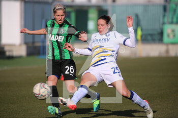 2022-01-22 - Lana Clelland of US SASSUOLO competes for the ball with Caterina Ambrosi of HELLAS VERONA FC during the Serie A Women match between US Sassuolo and Hellas Verona FC at Enzo Ricci on January 22, 2022 in Sassuolo (MO), Italy. - US SASSUOLO VS HELLAS VERONA WOMEN - ITALIAN SERIE A WOMEN - SOCCER