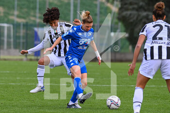 2022-02-27 - Sara Gama (Juventus) fights for the ball against Cecilia Prugna (Empoli) - EMPOLI LADIES VS JUVENTUS FC - ITALIAN SERIE A WOMEN - SOCCER