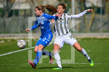 2022-02-27 - Cristiana Girelli (Juventus) fights for the ball against Sara Mella (Empoli) - EMPOLI LADIES VS JUVENTUS FC - ITALIAN SERIE A WOMEN - SOCCER