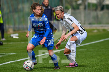 2022-02-27 - Sara Mella (Empoli) fights for the ball against Lina Mona Andrea Hurtig (Juventus) - EMPOLI LADIES VS JUVENTUS FC - ITALIAN SERIE A WOMEN - SOCCER