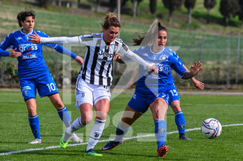 2022-02-27 - Cristiana Girelli (Juventus) fights for the ball against Giovana Maia (Empoli) - EMPOLI LADIES VS JUVENTUS FC - ITALIAN SERIE A WOMEN - SOCCER