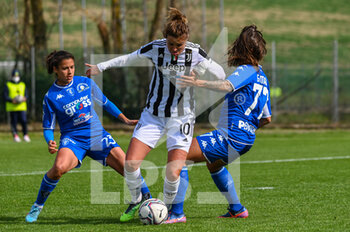 2022-02-27 - Cristiana Girelli (Juventus) fights for the ball against Giovana Maia (Empoli)
and Melissa Bellucci (Empoli) - EMPOLI LADIES VS JUVENTUS FC - ITALIAN SERIE A WOMEN - SOCCER