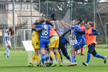 2022-02-27 - Empoli Ladies celebrate after the victory - EMPOLI LADIES VS JUVENTUS FC - ITALIAN SERIE A WOMEN - SOCCER