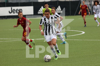 2022-03-05 - Cristiana Girelli (Juventus Women) in action - JUVENTUS FC VS AS ROMA - ITALIAN SERIE A WOMEN - SOCCER