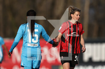 2022-03-06 - Laura Agard (AC Milan) and Aurelle Marie Awona (Napoli femminile) shake hands - AC MILAN VS NAPOLI FEMMINILE - ITALIAN SERIE A WOMEN - SOCCER