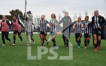 2022-03-19 - Juventus Women celebrates the victory during the Italian Football Championship League A Women 2021/2022 match between Napoli Femminile vs Juventus Women at the Arena Giuseppe Piccolo stadium in Cercola (NA), Italy, on 19 March 2022 - NAPOLI FEMMINILE VS JUVENTUS FC - ITALIAN SERIE A WOMEN - SOCCER