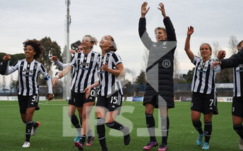 2022-03-19 - Juventus Women celebrates the victory during the Italian Football Championship League A Women 2021/2022 match between Napoli Femminile vs Juventus Women at the Arena Giuseppe Piccolo stadium in Cercola (NA), Italy, on 19 March 2022 - NAPOLI FEMMINILE VS JUVENTUS FC - ITALIAN SERIE A WOMEN - SOCCER