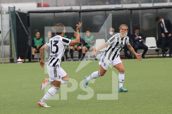 2022-03-27 - Valentina Cernoia (Juventus Women) celebrates the goal af Lisa Boattin (JUVENTUS WOMEN) - JUVENTUS FC VS INTER - FC INTERNAZIONALE - ITALIAN SERIE A WOMEN - SOCCER