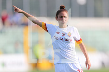 2022-03-26 - Manuela Giuliano of AS ROMA gestures during the Serie A Woman match between US Sassuolo and AS Roma at Stadio Ricci on March 26, 2022 in Sassuolo (MO), Italy. - US SASSUOLO VS AS ROMA - ITALIAN SERIE A WOMEN - SOCCER