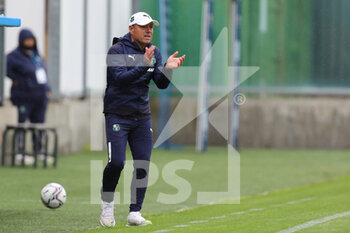 2022-04-24 - Gian Piero Piovani head coach of US SASSUOLO gestures during the Serie A Women match between US Sassuolo and Napoli Femminile at Enzo Ricci on April 24, 2022 in Sassuolo (MO), Italy. - US SASSUOLO VS NAPOLI FEMMINILE - ITALIAN SERIE A WOMEN - SOCCER