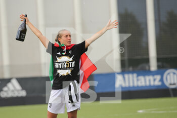 2022-05-07 - Valentina Cernoia (Juventus Women) celebrates the victory of the Italian Championship - JUVENTUS FC VS US SASSUOLO - ITALIAN SERIE A WOMEN - SOCCER