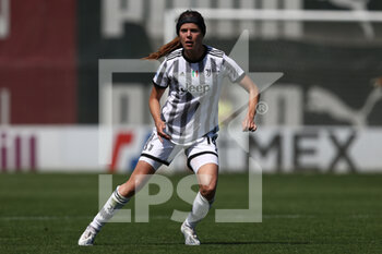 2022-05-14 - Sofie Junge Pedersen (Juventus FC) in action - AC MILAN VS JUVENTUS FC - ITALIAN SERIE A WOMEN - SOCCER