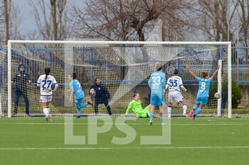 2022-02-26 - Romina Pinna (7) Napoli Femminile in the action that leads to the goal during the Italian Serie A Women 2021/2022 match between Napoli Femminile vs Hellas Verona Women on February 26, 2022 at the Stadium Giuseppe Piccolo in Cercola Italyp - NAPOLI FEMMINILE VS HELLAS VERONA WOMEN - ITALIAN SERIE A WOMEN - SOCCER