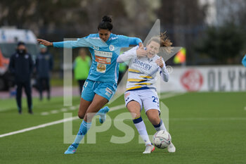 2022-02-26 - Jaimes Soledad (99) Napoli Femminile cfights for the ball with  Caterina Ambrosi (25) Hellas Verona Women during the Italian Serie A Women 2021/2022 match between Napoli Femminile vs Hellas Verona Women on February 26, 2022 at the Stadium Giuseppe Piccolo in Cercola Italy - NAPOLI FEMMINILE VS HELLAS VERONA WOMEN - ITALIAN SERIE A WOMEN - SOCCER