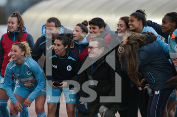 2022-02-26 - celebrations at the end of the game with Il Presidente del Napoli Femminile Raffaele Carlino during the Italian Serie A Women 2021/2022 match between Napoli Femminile vs Hellas Verona Women on February 26, 2022 at the Stadium Giuseppe Piccolo in Cercola Italy - NAPOLI FEMMINILE VS HELLAS VERONA WOMEN - ITALIAN SERIE A WOMEN - SOCCER