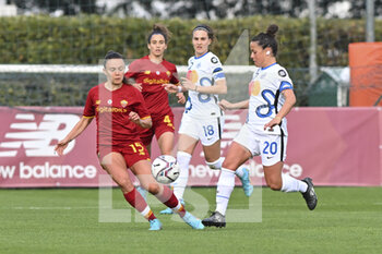 2022-02-27 - Annamaria Serturini of AS Roma Women and Flaminia Simonetti of Inter Women during the 15th day of the Serie A Championship between A.S. Roma Women and Inter Women at the stadio Tre Fontane on 25th of January, 2022 in Rome, Italy. - AS ROMA VS INTER - FC INTERNAZIONALE - ITALIAN SERIE A WOMEN - SOCCER