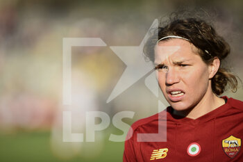 2022-02-27 - Elena Linari of AS Roma during the Serie A Women match between AS Roma and FC Internazionale at Stadio Tre Fontane on February 27, 2022 in Rome, Italy. - AS ROMA VS INTER - FC INTERNAZIONALE - ITALIAN SERIE A WOMEN - SOCCER