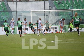 2022-09-24 - Philtjens Davina (Sassuolo) celebrerting his goal - US SASSUOLO VS JUVENTUS FC - ITALIAN SERIE A WOMEN - SOCCER