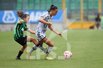 2022-09-24 - Philtjens Davina (Sassuolo) in action against Agnese Bonfantini - US SASSUOLO VS JUVENTUS FC - ITALIAN SERIE A WOMEN - SOCCER