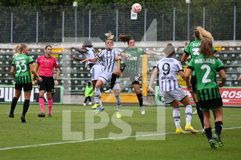 2022-09-24 - Martina Rosucci (Juventus Fc) in action against Filangeri Maria Luisa (Sassuolo) - US SASSUOLO VS JUVENTUS FC - ITALIAN SERIE A WOMEN - SOCCER