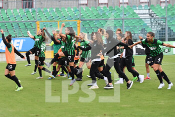 2022-09-24 - Sassuolo Team celebrating the results - US SASSUOLO VS JUVENTUS FC - ITALIAN SERIE A WOMEN - SOCCER