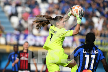 2022-10-15 - Giuliani Laura of Ac Milan during the Italian Serie A tootball match between Inter FC Internazionale and AC MIlan on 15 of October 2022 at Stadio Breda in Sesto San Giovanni, Italy Credit: Tiziano Ballabio - INTER - FC INTERNAZIONALE VS AC MILAN - ITALIAN SERIE A WOMEN - SOCCER