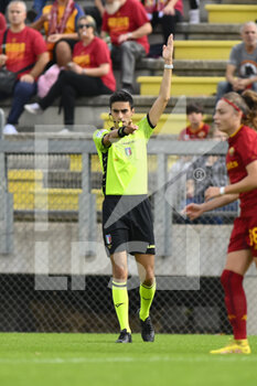 2022-10-23 - Referee during the 7th day of the Serie A Championship between A.S. Roma Women and F.C. Como Women at the stadio Tre Fontane on 23th of September, 2022 in Rome, Italy. - AS ROMA VS COMO WOMEN - ITALIAN SERIE A WOMEN - SOCCER