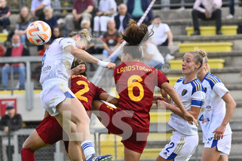 2022-10-23 - Elin Landström of AS Roma Women and Joyce BORINI of F.C. Como Women during the 7th day of the Serie A Championship between A.S. Roma Women and F.C. Como Women at the stadio Tre Fontane on 23th of September, 2022 in Rome, Italy. - AS ROMA VS COMO WOMEN - ITALIAN SERIE A WOMEN - SOCCER