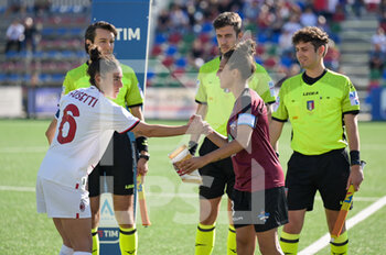 2022-10-29 - The two captains before the kick-off during the Italian Women's Serie A 2022/2023 football match between Pomigliano Femminile vs Milan Femminile on October 29, 2022 at the Stadium Comunale in Palma Campania, Italy - POMIGLIANO CALCIO VS AC MILAN - ITALIAN SERIE A WOMEN - SOCCER