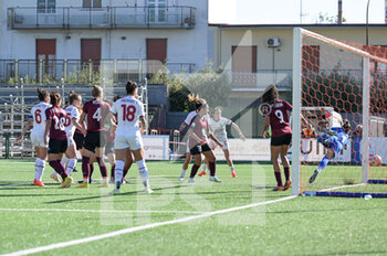 2022-10-29 - in the action that leads to the goal during the Italian Women's Serie A 2022/2023 football match between Pomigliano Femminile vs Milan Femminile on October 29, 2022 at the Stadium Comunale in Palma Campania, Italy - POMIGLIANO CALCIO VS AC MILAN - ITALIAN SERIE A WOMEN - SOCCER