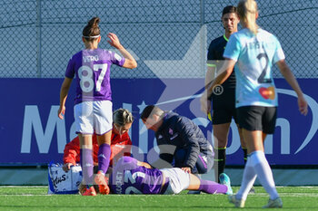 2022-11-20 - Sarah Huchet (ACF Fiorentina) injured - ACF FIORENTINA VS INTER - FC INTERNAZIONALE - ITALIAN SERIE A WOMEN - SOCCER
