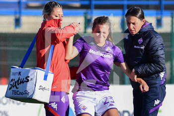 2022-11-20 - Sarah Huchet (ACF Fiorentina) injured - ACF FIORENTINA VS INTER - FC INTERNAZIONALE - ITALIAN SERIE A WOMEN - SOCCER