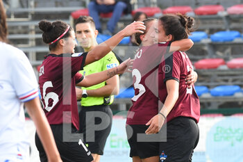 2022-12-03 - Veronica Battelani  Pomigliano Calcio  celebrates with the teammates after the goal scored  during the Women’s Serie A match between Pomigliano Calcio   v UC Sampdoria  at Stadio Comunale Palma Campania - POMIGLIANO CALCIO VS UC SAMPDORIA - ITALIAN SERIE A WOMEN - SOCCER