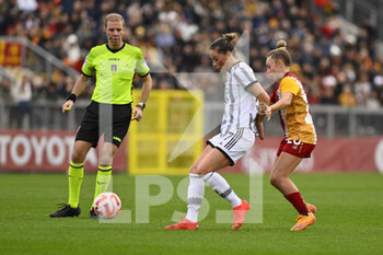 2022-12-11 - Sara Björk Gunnarsdóttir of Juventus Women and Giada Greggi of AS Roma Women during the 12th day of the Serie A Championship between A.S. Roma Women and Juventus F.C. Women at the Stadio Tre Fontane on 11th of December, 2022 in Rome, Italy. - AS ROMA VS JUVENTUS FC - ITALIAN SERIE A WOMEN - SOCCER