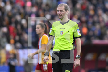 2022-12-11 - Referee Enrico Maggio during the 12th day of the Serie A Championship between A.S. Roma Women and Juventus F.C. Women at the Stadio Tre Fontane on 11th of December, 2022 in Rome, Italy. - AS ROMA VS JUVENTUS FC - ITALIAN SERIE A WOMEN - SOCCER