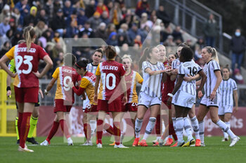 2022-12-11 - Lineth Beerensteyn of Juventus Women and Valentina Giacinti of AS Roma Women during the 12th day of the Serie A Championship between A.S. Roma Women and Juventus F.C. Women at the Stadio Tre Fontane on 11th of December, 2022 in Rome, Italy. - AS ROMA VS JUVENTUS FC - ITALIAN SERIE A WOMEN - SOCCER
