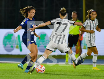 2022-08-27 - Hilaj Alma (Como Women) and Gunnarsdottir Sara Bjork (Juventus Women) - COMO WOMEN VS JUVENTUS WOMEN - ITALIAN SERIE A WOMEN - SOCCER