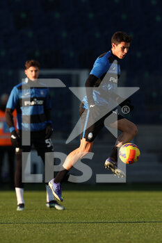 2022-01-06 - Matteo Pessina (Atalanta BC) in action during warm up before the match - ATALANTA BC VS TORINO FC - ITALIAN SERIE A - SOCCER