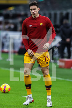 2022-01-06 - Riccardo Calafiori of AS Roma warms up during the Serie A 2021/22 football match between AC Milan and AS Roma at Giuseppe Meazza Stadium, Milan, Italy on January 06, 2022 - AC MILAN VS AS ROMA - ITALIAN SERIE A - SOCCER