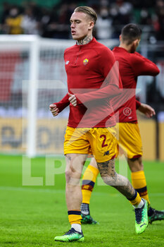 2022-01-06 - Rick Karsdorp of AS Roma warms up during the Serie A 2021/22 football match between AC Milan and AS Roma at Giuseppe Meazza Stadium, Milan, Italy on January 06, 2022 - AC MILAN VS AS ROMA - ITALIAN SERIE A - SOCCER