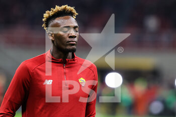 2022-01-06 - Tammy Abraham of AS Roma looks on during the Serie A 2021/22 football match between AC Milan and AS Roma at Giuseppe Meazza Stadium, Milan, Italy on January 06, 2022 - AC MILAN VS AS ROMA - ITALIAN SERIE A - SOCCER
