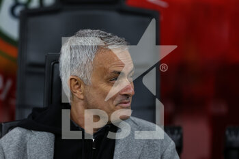 2022-01-06 - Jose Mourinho Head Coach of AS Roma smiling during the Serie A 2021/22 football match between AC Milan and AS Roma at Giuseppe Meazza Stadium, Milan, Italy on January 06, 2022 - AC MILAN VS AS ROMA - ITALIAN SERIE A - SOCCER