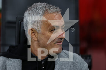 2022-01-06 - Jose Mourinho Head Coach of AS Roma smiling during the Serie A 2021/22 football match between AC Milan and AS Roma at Giuseppe Meazza Stadium, Milan, Italy on January 06, 2022 - AC MILAN VS AS ROMA - ITALIAN SERIE A - SOCCER