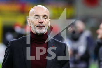 2022-01-06 - Stefano Pioli Head Coach of AC Milan reacts during the Serie A 2021/22 football match between AC Milan and AS Roma at Giuseppe Meazza Stadium, Milan, Italy on January 06, 2022 - AC MILAN VS AS ROMA - ITALIAN SERIE A - SOCCER